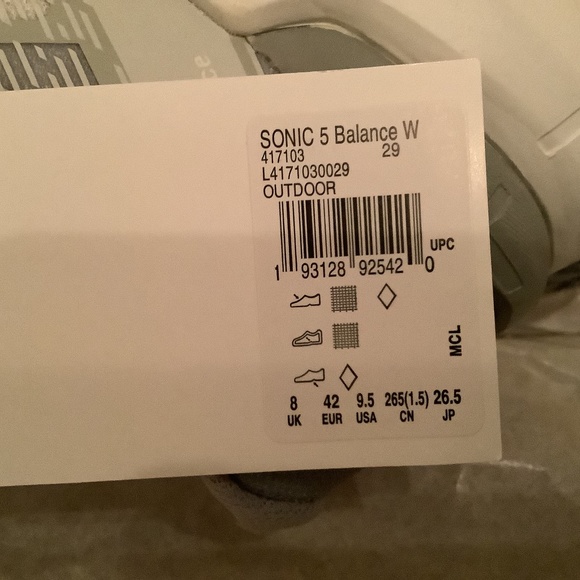 Salomon running shoes - Picture 1 of 4